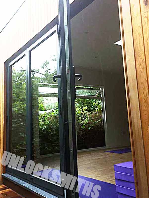 Bi-Folding-Door-Locksmith pic
